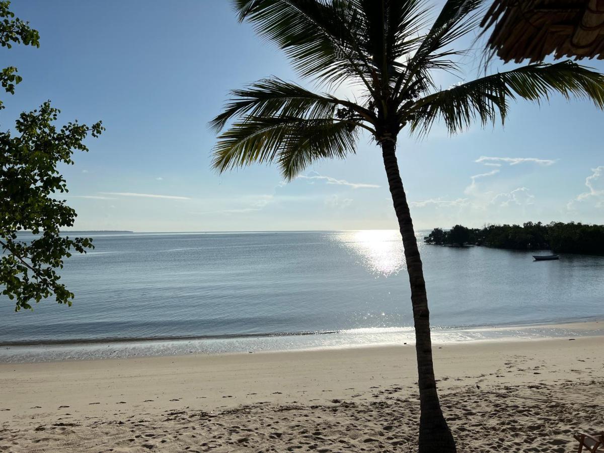 Mwazaro Beach Lodge Shimoni Екстериор снимка