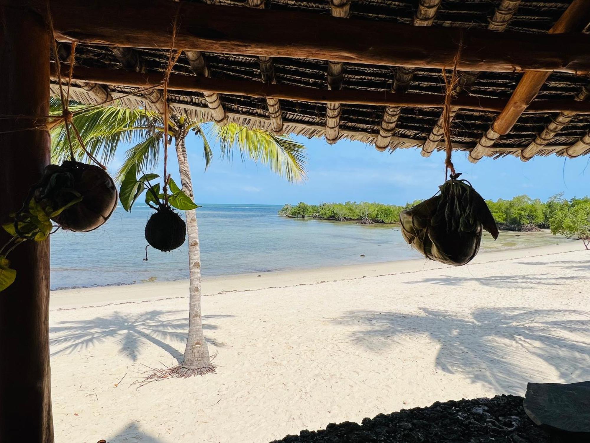 Mwazaro Beach Lodge Shimoni Екстериор снимка
