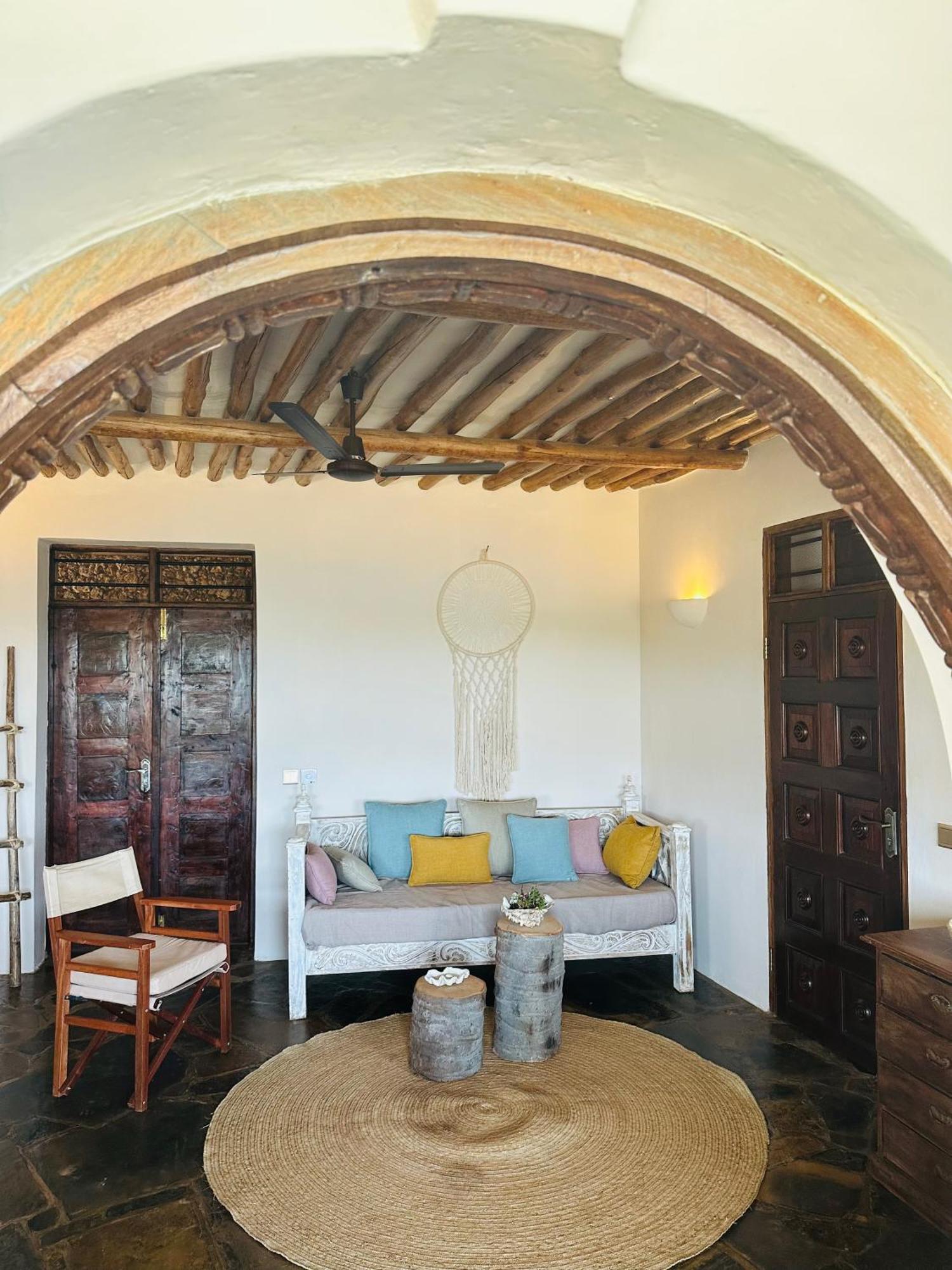 Mwazaro Beach Lodge Shimoni Стая снимка