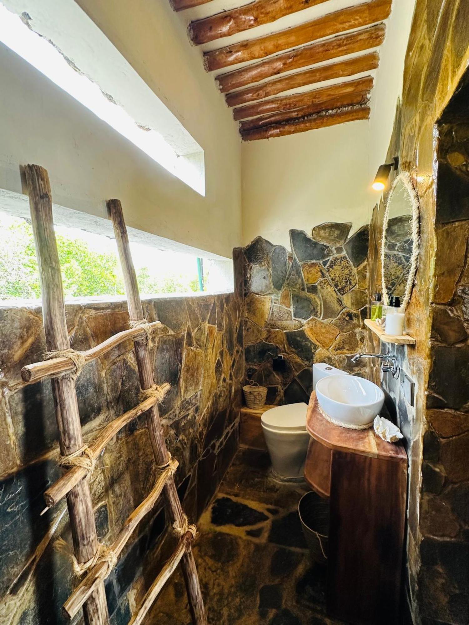 Mwazaro Beach Lodge Shimoni Стая снимка