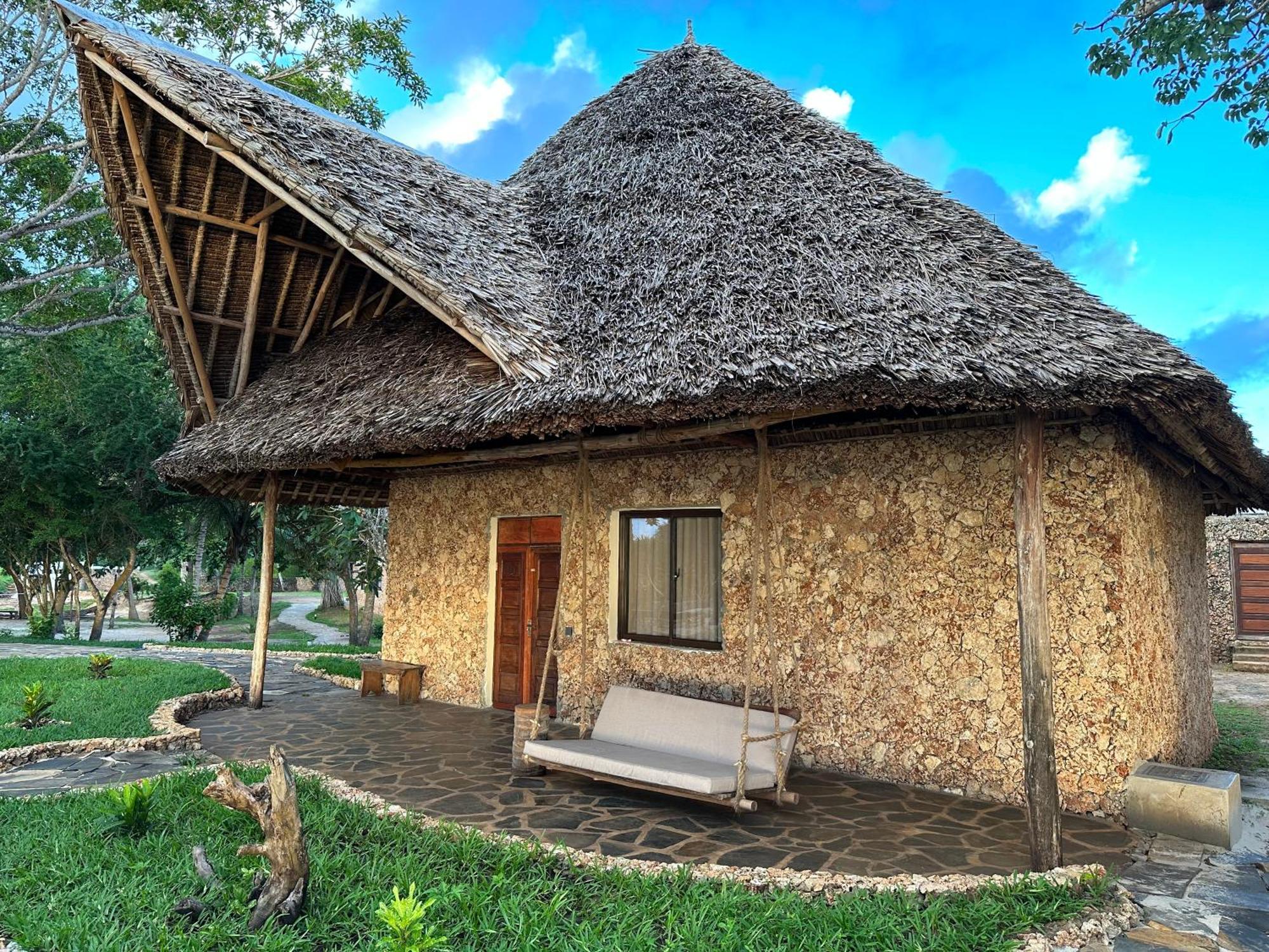 Mwazaro Beach Lodge Shimoni Стая снимка