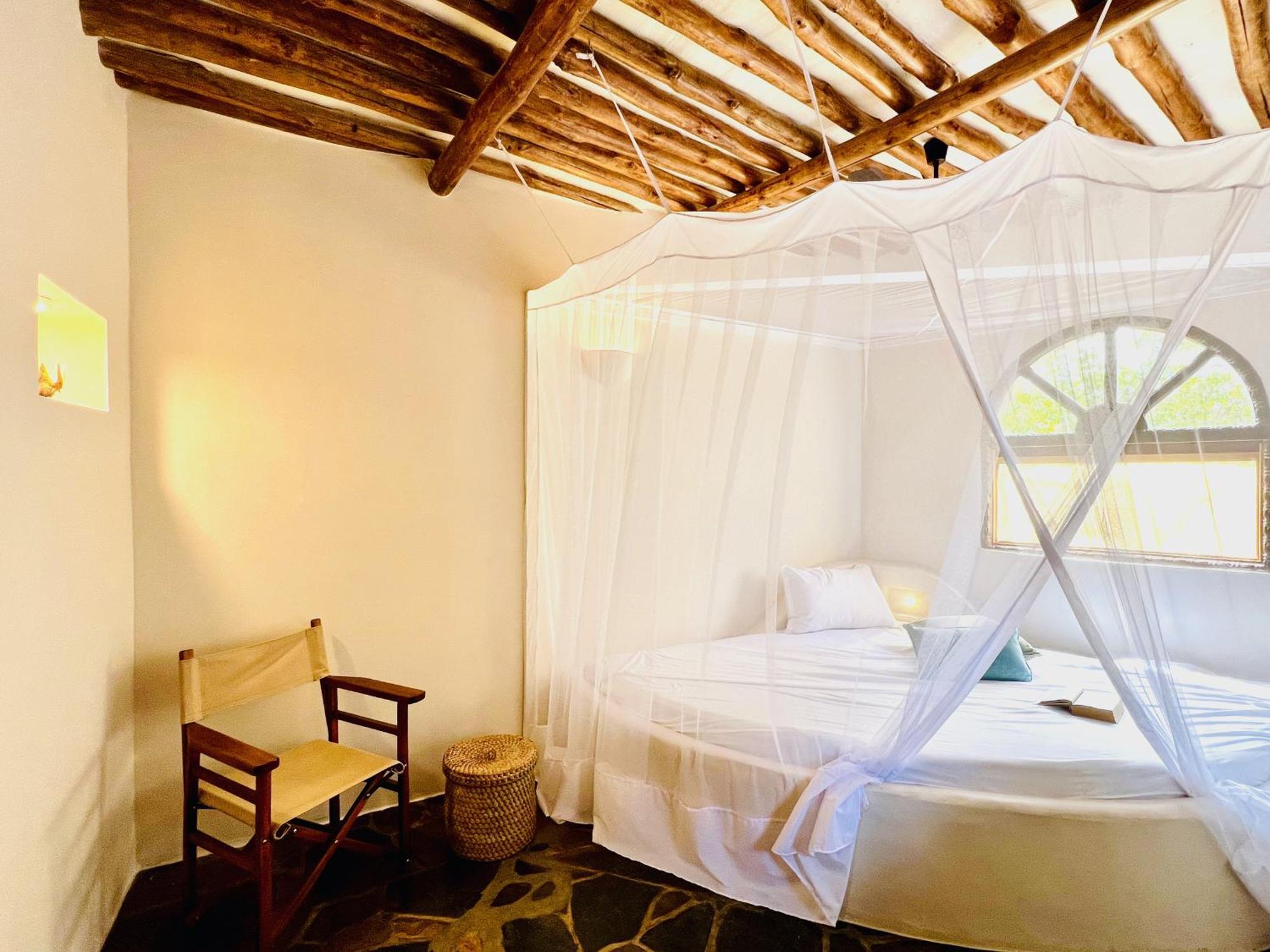 Mwazaro Beach Lodge Shimoni Стая снимка